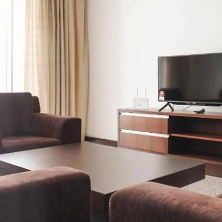 Bay Resort Condominium 3-Bedrooms With Swimming Pool Near The Seaside Мірі Екстер'єр фото