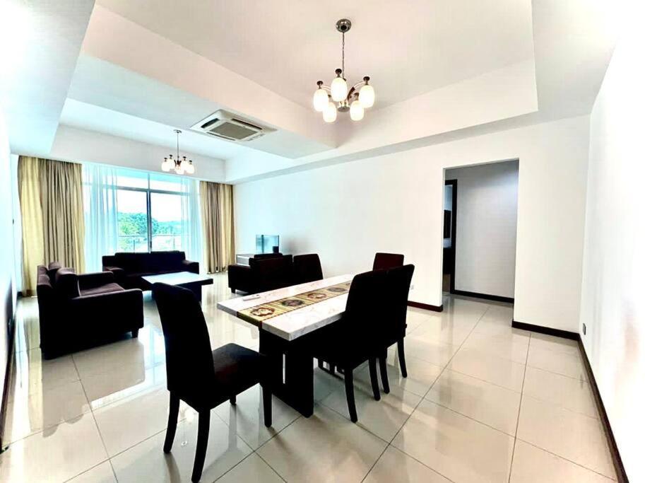 Bay Resort Condominium 3-Bedrooms With Swimming Pool Near The Seaside Мірі Екстер'єр фото
