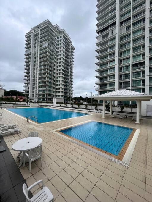 Bay Resort Condominium 3-Bedrooms With Swimming Pool Near The Seaside Мірі Екстер'єр фото